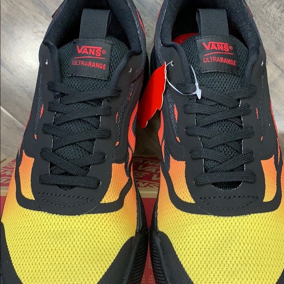 • VANS ULTRARANGE RAPIDW FLAMES Black WMNS - Picture 8 of 16
